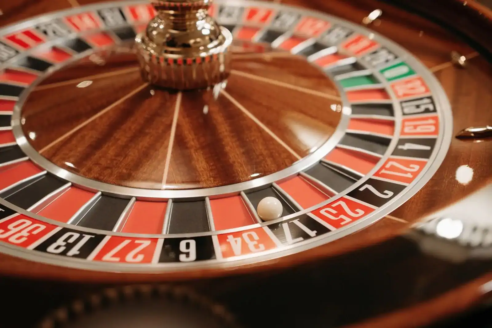 Casino link building — a roulette wheel with the ball in play