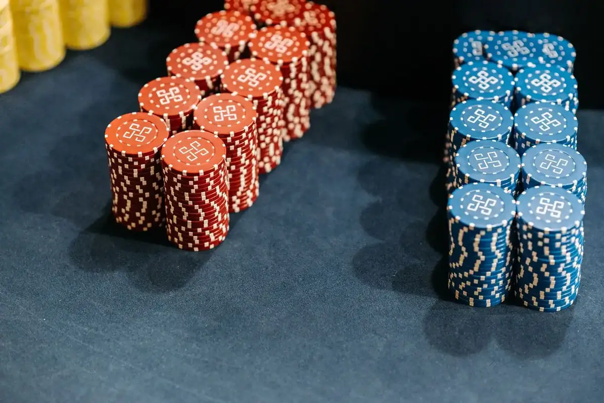 iGaming link building — poker chips stacked on a casino table